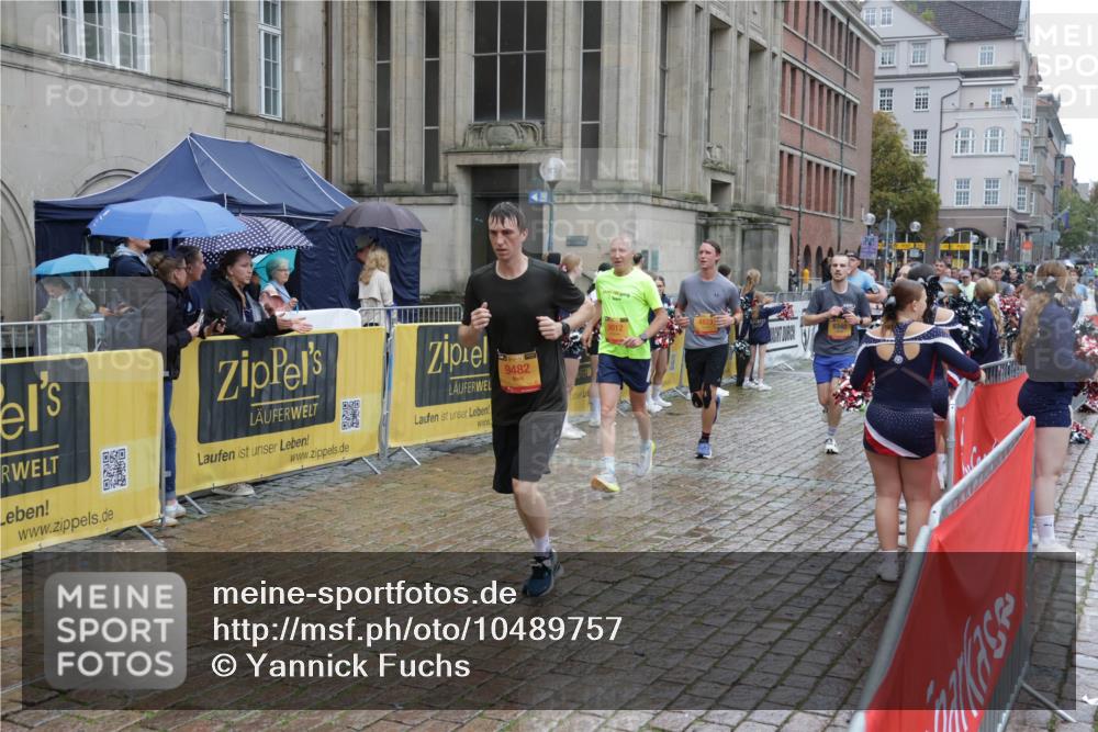 13.09.2026 - Kiel Lauf Yannick Fuchs http://msf.ph/oto/10489757 13.09.2026 11:43:20 Laufen 10, 9482, 9012, 6348 meine-sportfotos.de