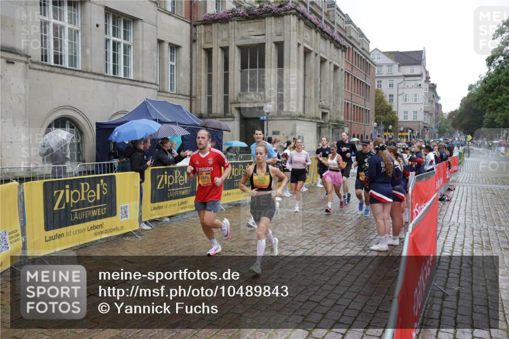 13.09.2026 - Kiel Lauf Yannick Fuchs http://msf.ph/oto/10489843 13.09.2026 11:44:09 Laufen 10675, 423 meine-sportfotos.de
