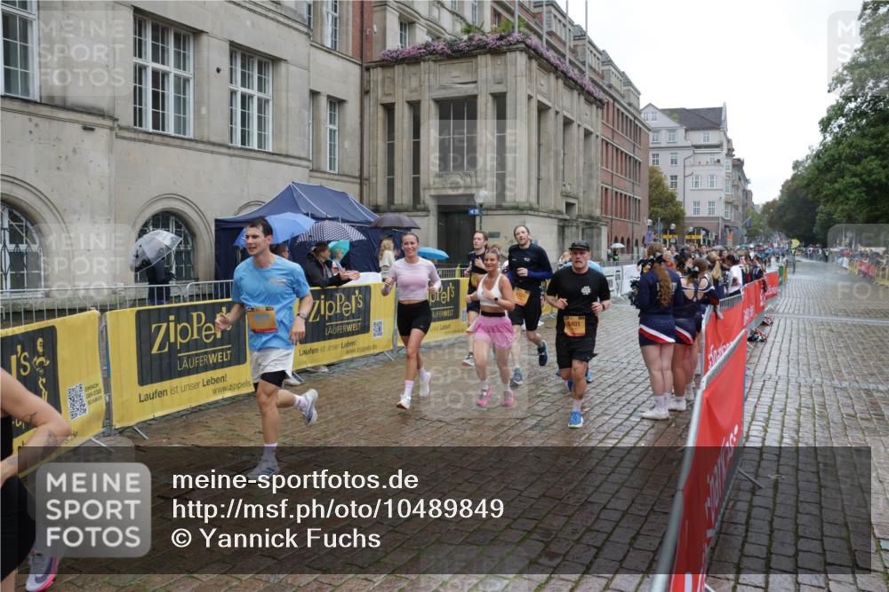 13.09.2026 - Kiel Lauf Yannick Fuchs http://msf.ph/oto/10489849 13.09.2026 11:44:10 Laufen 8401 meine-sportfotos.de