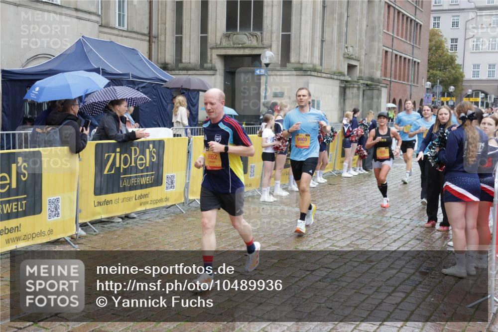 13.09.2026 - Kiel Lauf Yannick Fuchs http://msf.ph/oto/10489936 13.09.2026 11:44:47 Laufen 9962, 9903, 855 meine-sportfotos.de
