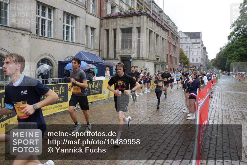 13.09.2026 - Kiel Lauf Yannick Fuchs http://msf.ph/oto/10489958 13.09.2026 11:44:54 Laufen 3149, 39, 280, 10387 meine-sportfotos.de