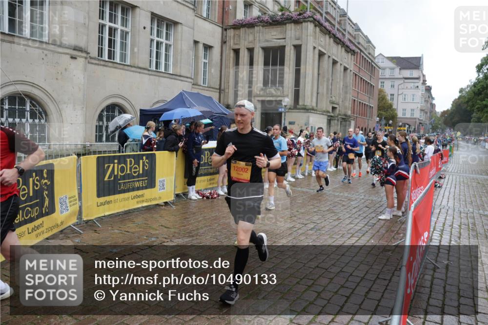 13.09.2026 - Kiel Lauf Yannick Fuchs http://msf.ph/oto/10490133 13.09.2026 11:46:17 Laufen 12002 meine-sportfotos.de