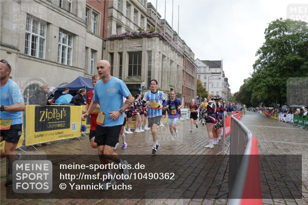 13.09.2026 - Kiel Lauf Yannick Fuchs http://msf.ph/oto/10490362 13.09.2026 11:47:54 Laufen 5490, 2060 meine-sportfotos.de