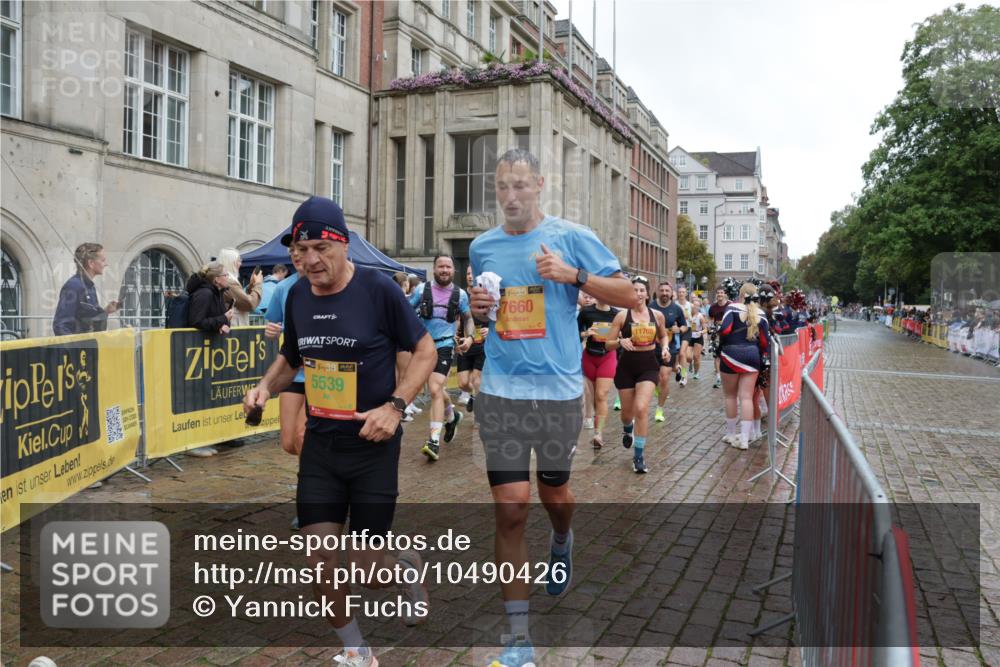 13.09.2026 - Kiel Lauf Yannick Fuchs http://msf.ph/oto/10490426 13.09.2026 11:48:18 Laufen 38, 5539, 39, 7660, 11708 meine-sportfotos.de