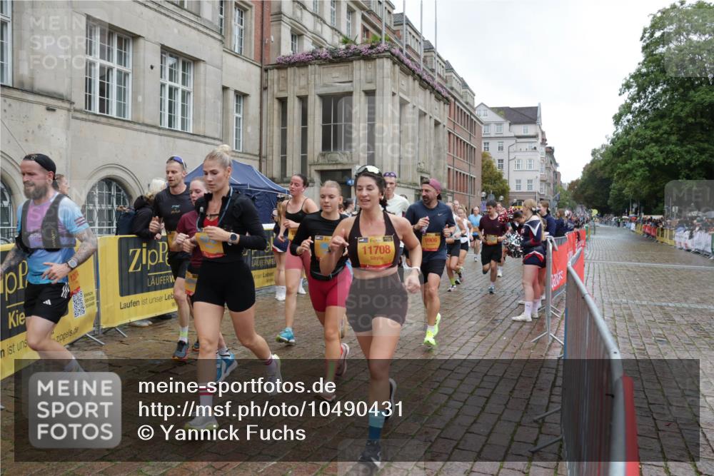 13.09.2026 - Kiel Lauf Yannick Fuchs http://msf.ph/oto/10490431 13.09.2026 11:48:19 Laufen 11708, 9906 meine-sportfotos.de