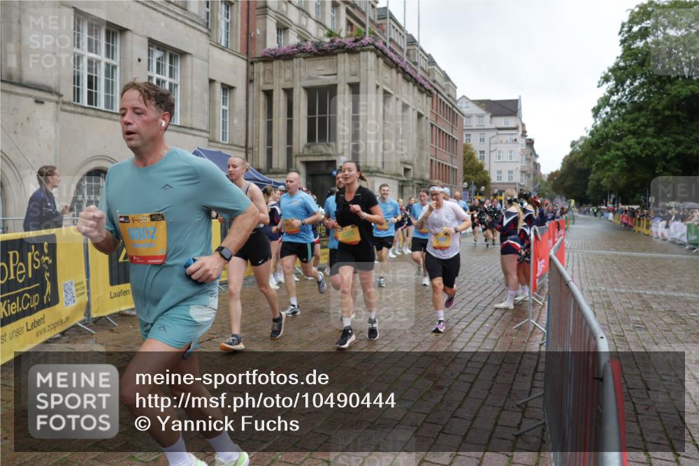 13.09.2026 - Kiel Lauf Yannick Fuchs http://msf.ph/oto/10490444 13.09.2026 11:48:23 Laufen 9802, 5325 meine-sportfotos.de