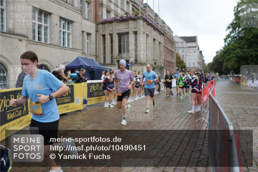 13.09.2026 - Kiel Lauf Yannick Fuchs http://msf.ph/oto/10490451 13.09.2026 11:48:26 Laufen 0289 meine-sportfotos.de
