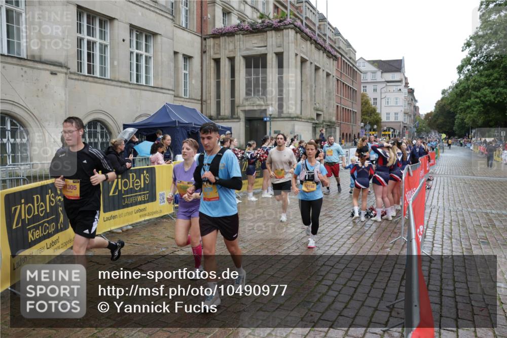 13.09.2026 - Kiel Lauf Yannick Fuchs http://msf.ph/oto/10490977 13.09.2026 11:51:59 Laufen 1305, 12116 meine-sportfotos.de