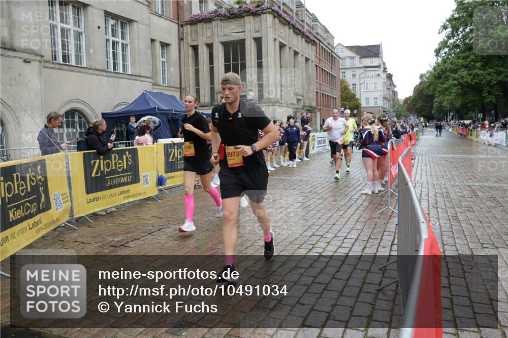 13.09.2026 - Kiel Lauf Yannick Fuchs http://msf.ph/oto/10491034 13.09.2026 11:52:26 Laufen 040, 0973 meine-sportfotos.de