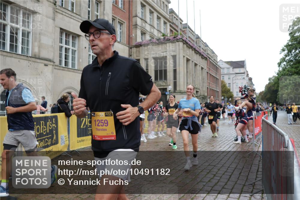 13.09.2026 - Kiel Lauf Yannick Fuchs http://msf.ph/oto/10491182 13.09.2026 11:53:51 Laufen 29, 1259, 5372, 454 meine-sportfotos.de