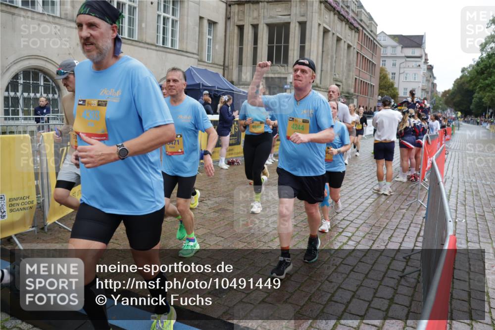 13.09.2026 - Kiel Lauf Yannick Fuchs http://msf.ph/oto/10491449 13.09.2026 11:56:32 Laufen 4303, 0471, 39, 4244 meine-sportfotos.de