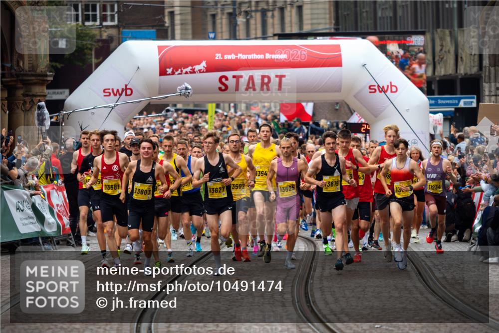 13.09.2026 - 21. swb-Marathon Bremen jh.framed http://msf.ph/oto/10491474 13.09.2026 08:55:31 Ziel 11234, 13615, 13525, 13502, 13627, 13603, 13561 meine-sportfotos.de
