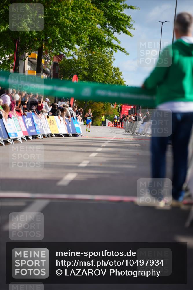 20.09.2026 - PSD Bank Halbmarathon LAZAROV Photography http://msf.ph/oto/10497934 20.09.2026 11:10:27 Ziel 1906 meine-sportfotos.de