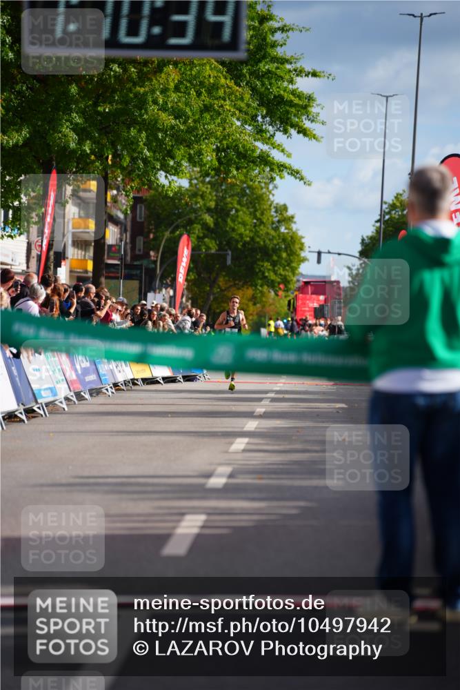 20.09.2026 - PSD Bank Halbmarathon LAZAROV Photography http://msf.ph/oto/10497942 20.09.2026 11:10:33 Ziel 1906 meine-sportfotos.de