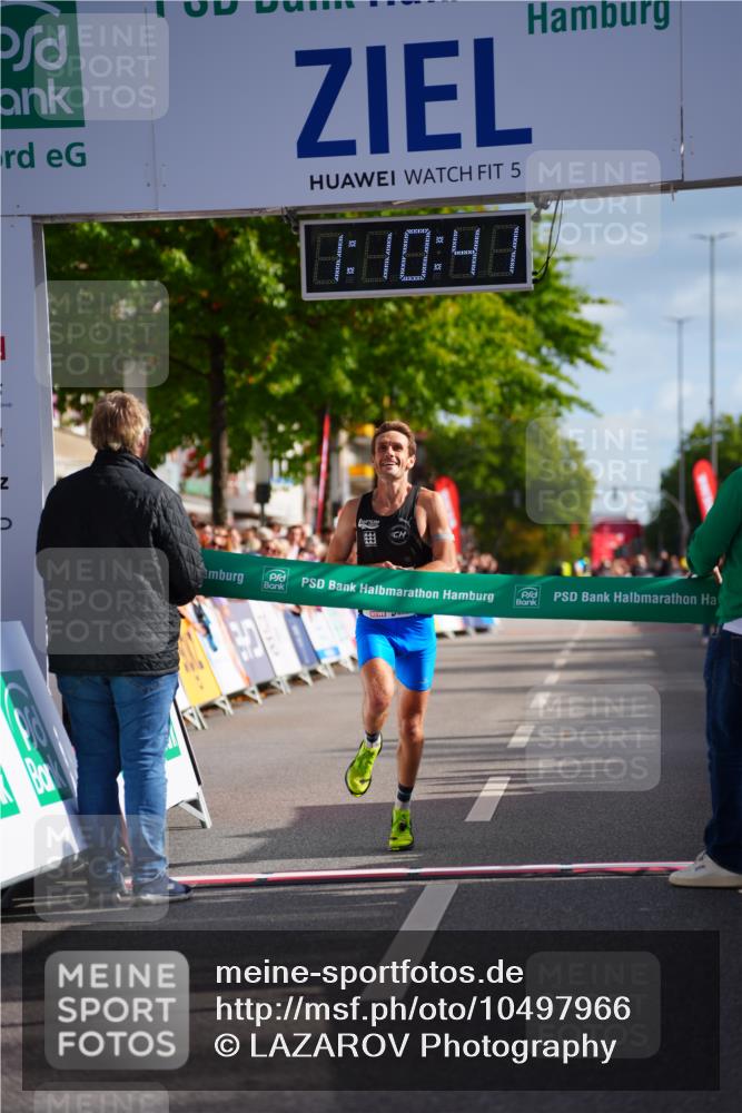 20.09.2026 - PSD Bank Halbmarathon LAZAROV Photography http://msf.ph/oto/10497966 20.09.2026 11:10:41 Ziel 1906 meine-sportfotos.de