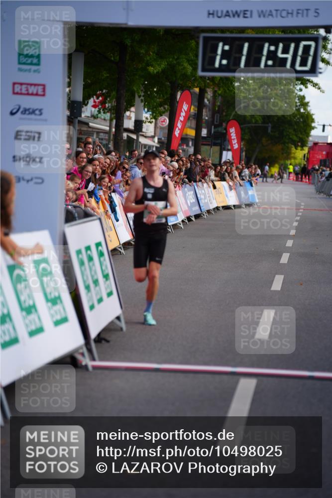 20.09.2026 - PSD Bank Halbmarathon LAZAROV Photography http://msf.ph/oto/10498025 20.09.2026 11:11:39 Ziel 3599 meine-sportfotos.de