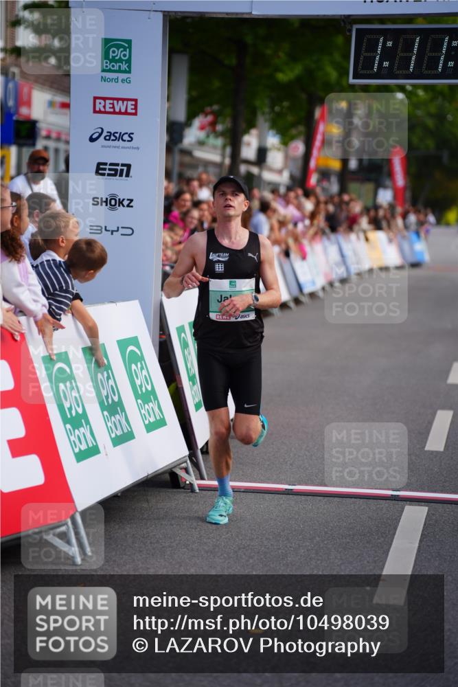 20.09.2026 - PSD Bank Halbmarathon LAZAROV Photography http://msf.ph/oto/10498039 20.09.2026 11:11:41 Ziel 3599 meine-sportfotos.de