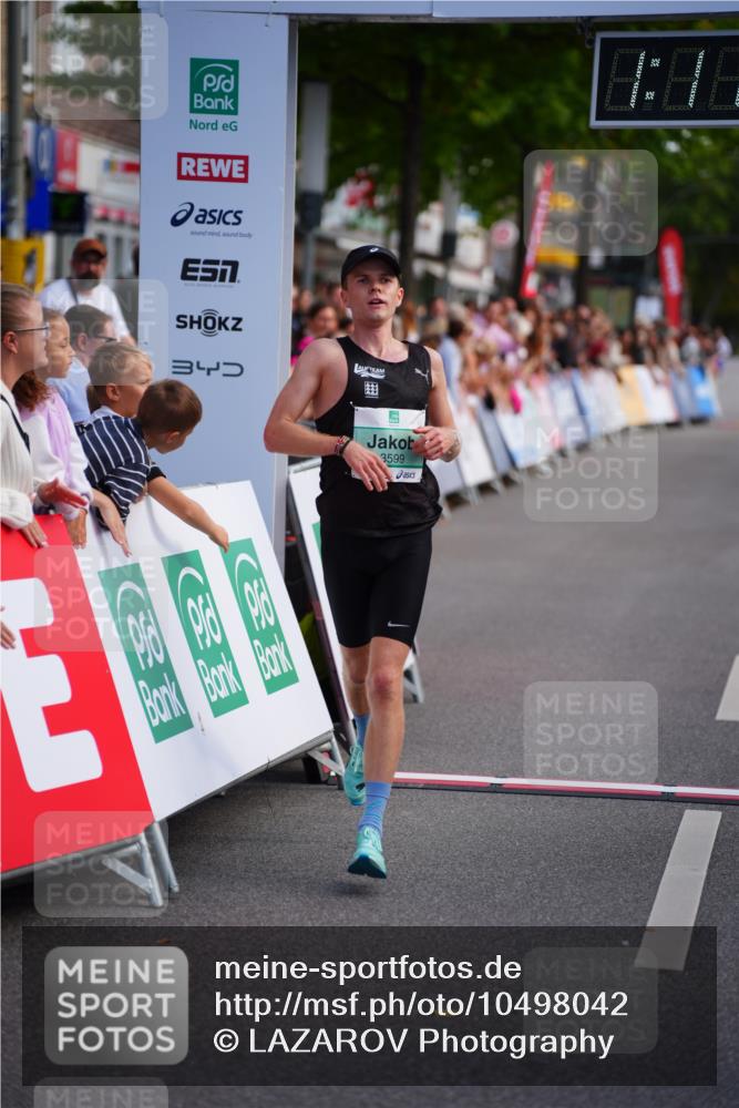 20.09.2026 - PSD Bank Halbmarathon LAZAROV Photography http://msf.ph/oto/10498042 20.09.2026 11:11:41 Ziel 3599 meine-sportfotos.de