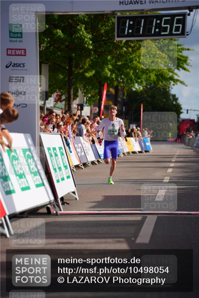 20.09.2026 - PSD Bank Halbmarathon LAZAROV Photography http://msf.ph/oto/10498054 20.09.2026 11:11:55 Ziel 1792 meine-sportfotos.de