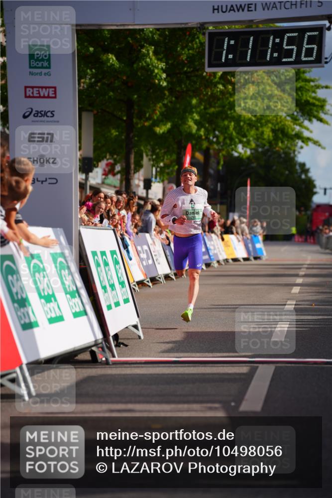20.09.2026 - PSD Bank Halbmarathon LAZAROV Photography http://msf.ph/oto/10498056 20.09.2026 11:11:56 Ziel 1792 meine-sportfotos.de
