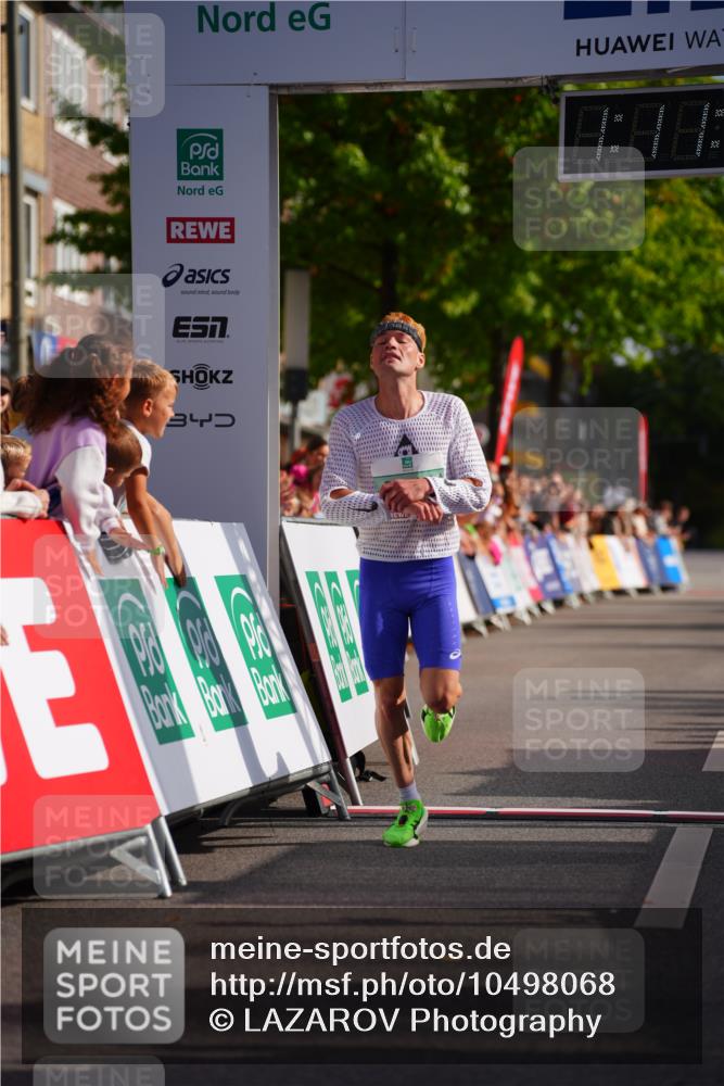 20.09.2026 - PSD Bank Halbmarathon LAZAROV Photography http://msf.ph/oto/10498068 20.09.2026 11:11:57 Ziel 1792 meine-sportfotos.de