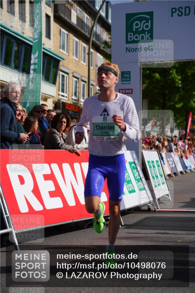 20.09.2026 - PSD Bank Halbmarathon LAZAROV Photography http://msf.ph/oto/10498076 20.09.2026 11:11:58 Ziel 1792 meine-sportfotos.de
