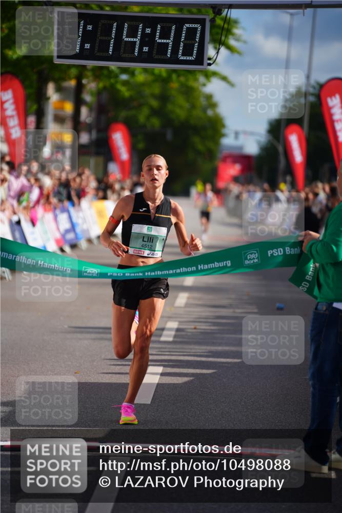 20.09.2026 - PSD Bank Halbmarathon LAZAROV Photography http://msf.ph/oto/10498088 20.09.2026 11:14:40 Ziel 4512 meine-sportfotos.de