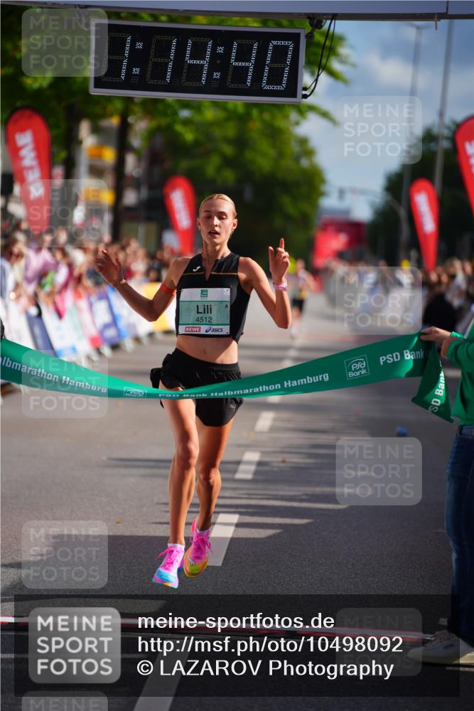 20.09.2026 - PSD Bank Halbmarathon LAZAROV Photography http://msf.ph/oto/10498092 20.09.2026 11:14:40 Ziel 4512 meine-sportfotos.de