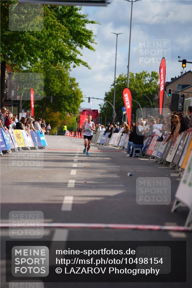 20.09.2026 - PSD Bank Halbmarathon LAZAROV Photography http://msf.ph/oto/10498154 20.09.2026 11:15:52 Ziel  meine-sportfotos.de