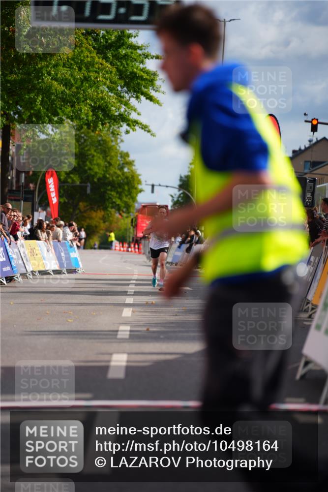 20.09.2026 - PSD Bank Halbmarathon LAZAROV Photography http://msf.ph/oto/10498164 20.09.2026 11:15:53 Ziel  meine-sportfotos.de