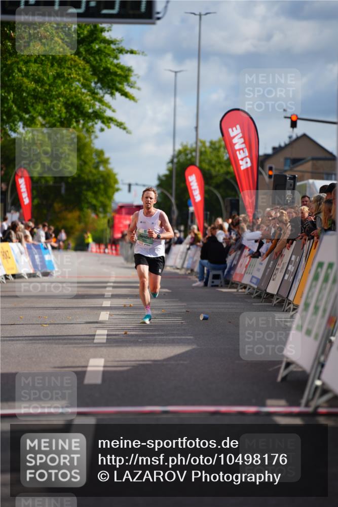 20.09.2026 - PSD Bank Halbmarathon LAZAROV Photography http://msf.ph/oto/10498176 20.09.2026 11:15:56 Ziel 3986 meine-sportfotos.de