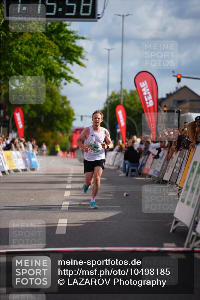 20.09.2026 - PSD Bank Halbmarathon LAZAROV Photography http://msf.ph/oto/10498185 20.09.2026 11:15:57 Ziel 3986 meine-sportfotos.de