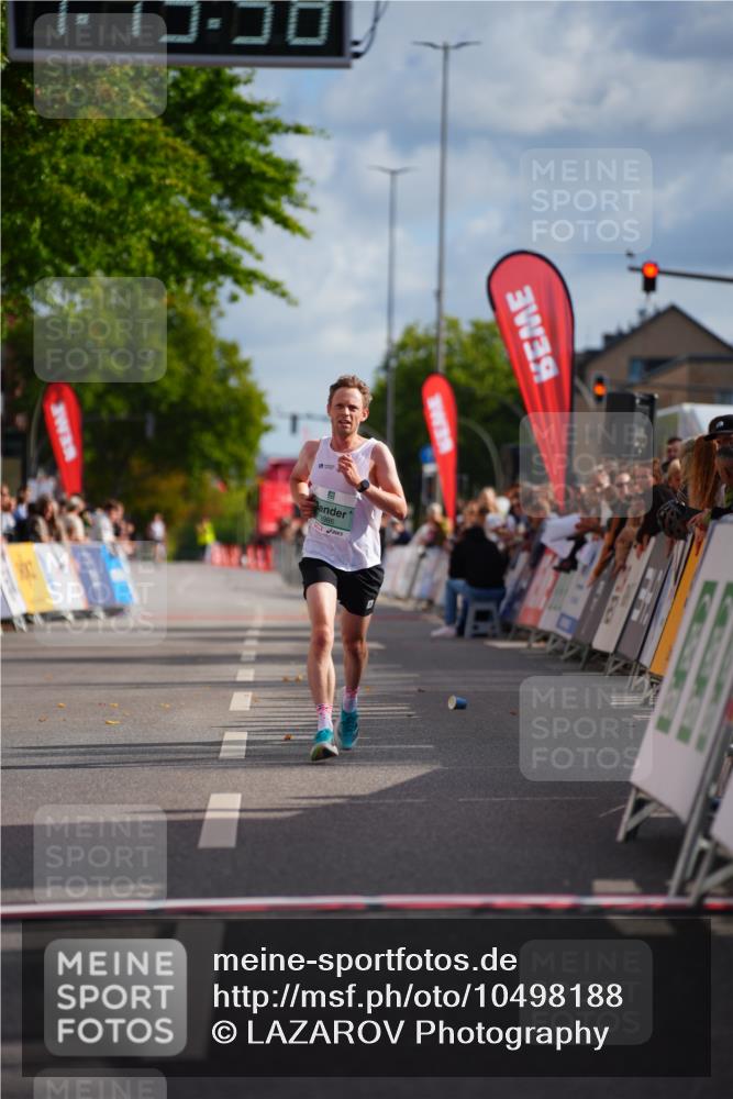 20.09.2026 - PSD Bank Halbmarathon LAZAROV Photography http://msf.ph/oto/10498188 20.09.2026 11:15:57 Ziel 3986 meine-sportfotos.de
