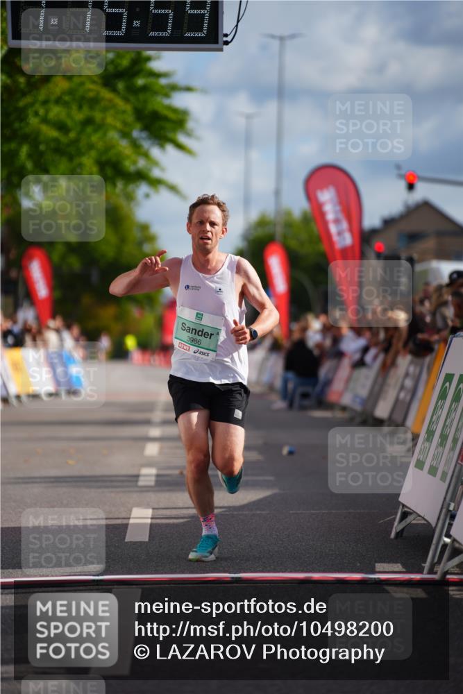 20.09.2026 - PSD Bank Halbmarathon LAZAROV Photography http://msf.ph/oto/10498200 20.09.2026 11:15:59 Ziel 3986 meine-sportfotos.de