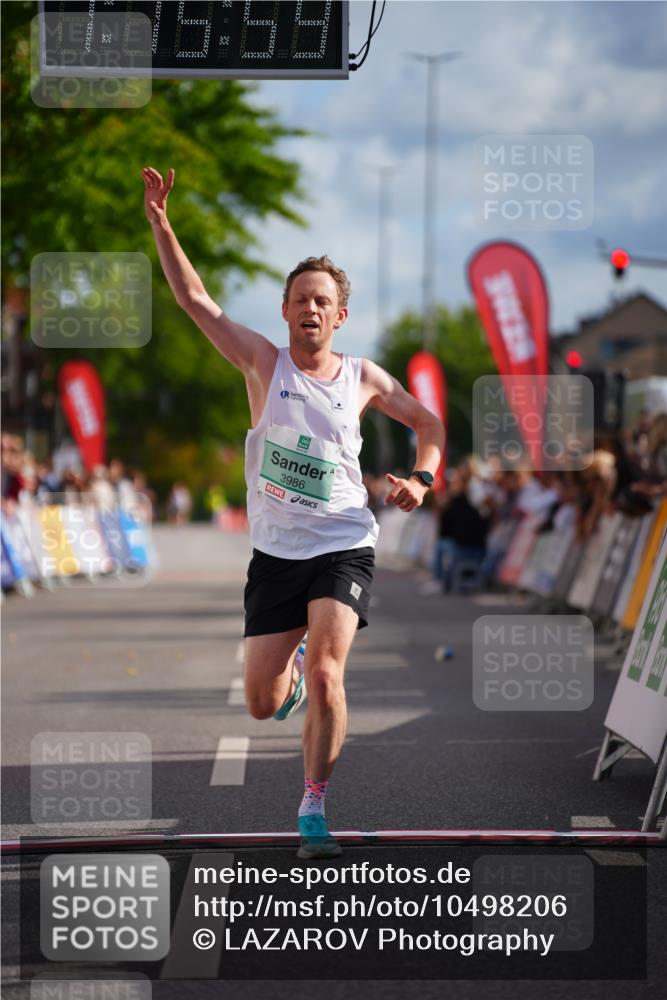 20.09.2026 - PSD Bank Halbmarathon LAZAROV Photography http://msf.ph/oto/10498206 20.09.2026 11:15:59 Ziel 3986 meine-sportfotos.de