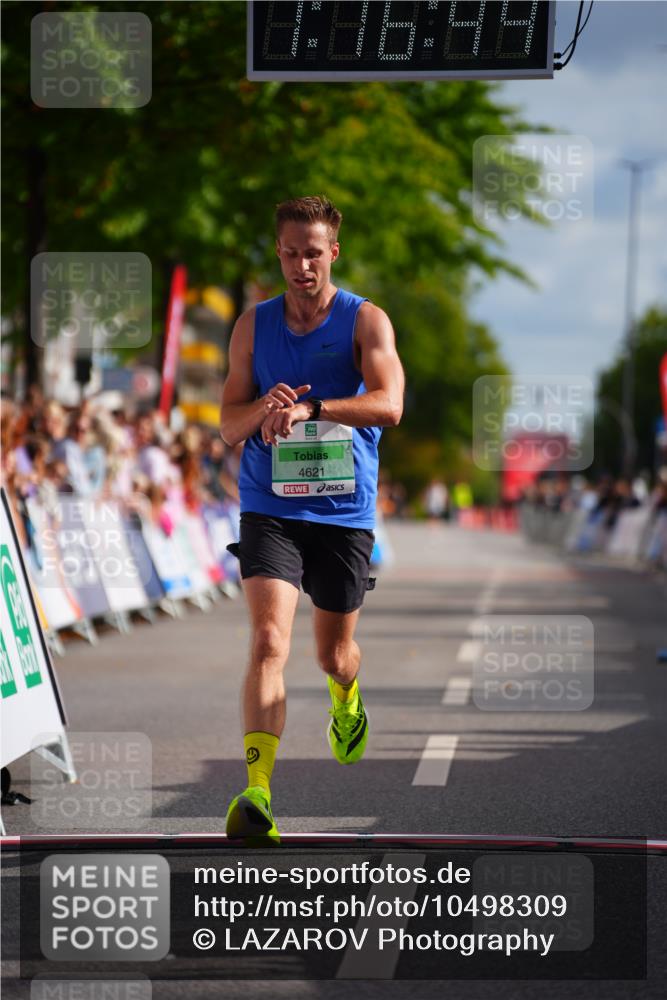 20.09.2026 - PSD Bank Halbmarathon LAZAROV Photography http://msf.ph/oto/10498309 20.09.2026 11:16:44 Ziel  meine-sportfotos.de
