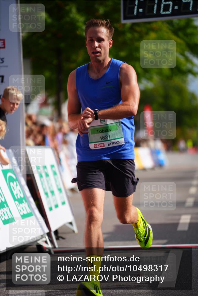 20.09.2026 - PSD Bank Halbmarathon LAZAROV Photography http://msf.ph/oto/10498317 20.09.2026 11:16:44 Ziel  meine-sportfotos.de