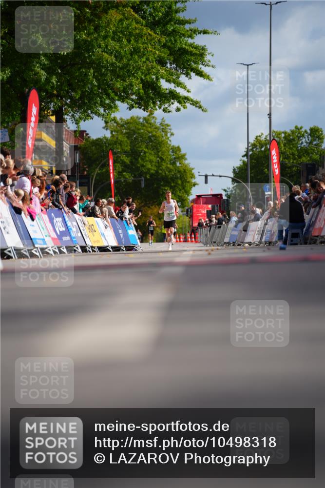 20.09.2026 - PSD Bank Halbmarathon LAZAROV Photography http://msf.ph/oto/10498318 20.09.2026 11:16:54 Ziel  meine-sportfotos.de
