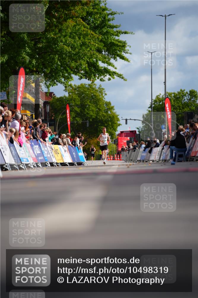 20.09.2026 - PSD Bank Halbmarathon LAZAROV Photography http://msf.ph/oto/10498319 20.09.2026 11:16:55 Ziel  meine-sportfotos.de