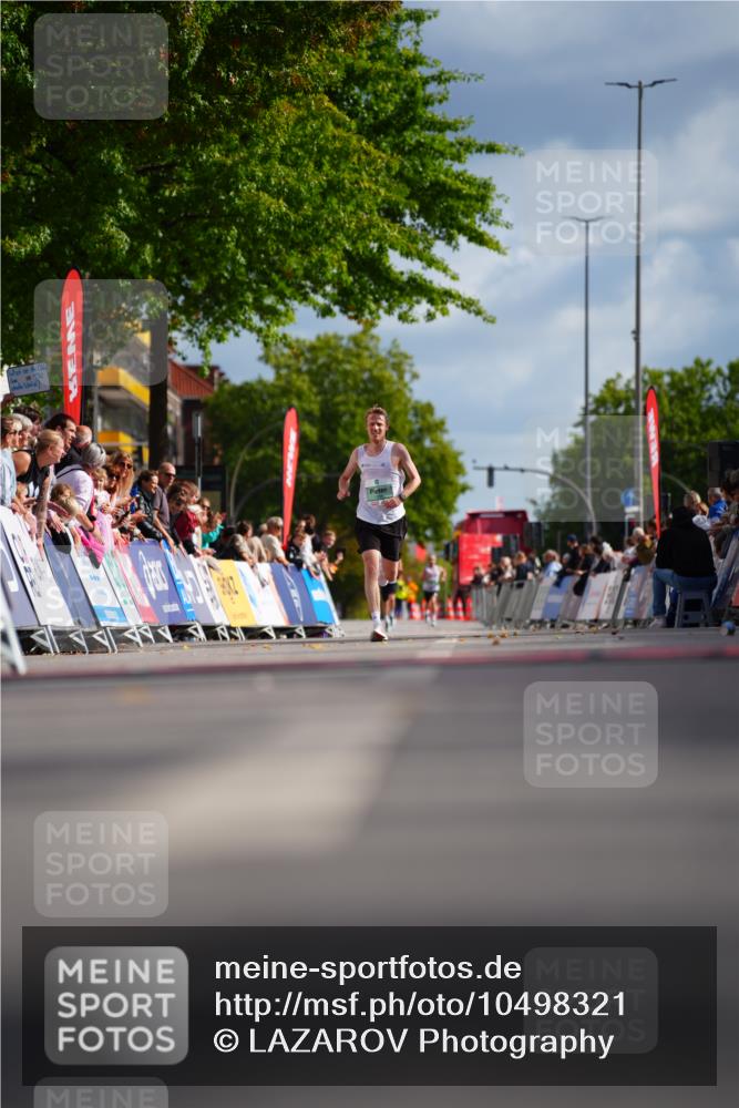 20.09.2026 - PSD Bank Halbmarathon LAZAROV Photography http://msf.ph/oto/10498321 20.09.2026 11:17:00 Ziel  meine-sportfotos.de