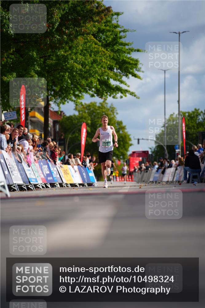 20.09.2026 - PSD Bank Halbmarathon LAZAROV Photography http://msf.ph/oto/10498324 20.09.2026 11:17:00 Ziel  meine-sportfotos.de