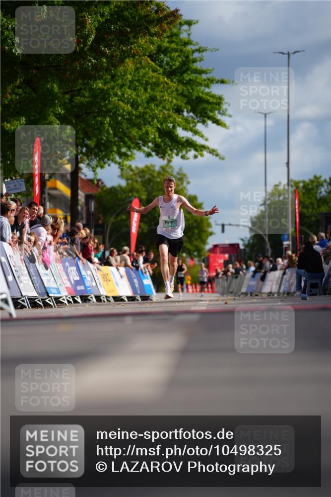 20.09.2026 - PSD Bank Halbmarathon LAZAROV Photography http://msf.ph/oto/10498325 20.09.2026 11:17:01 Ziel 1335 meine-sportfotos.de