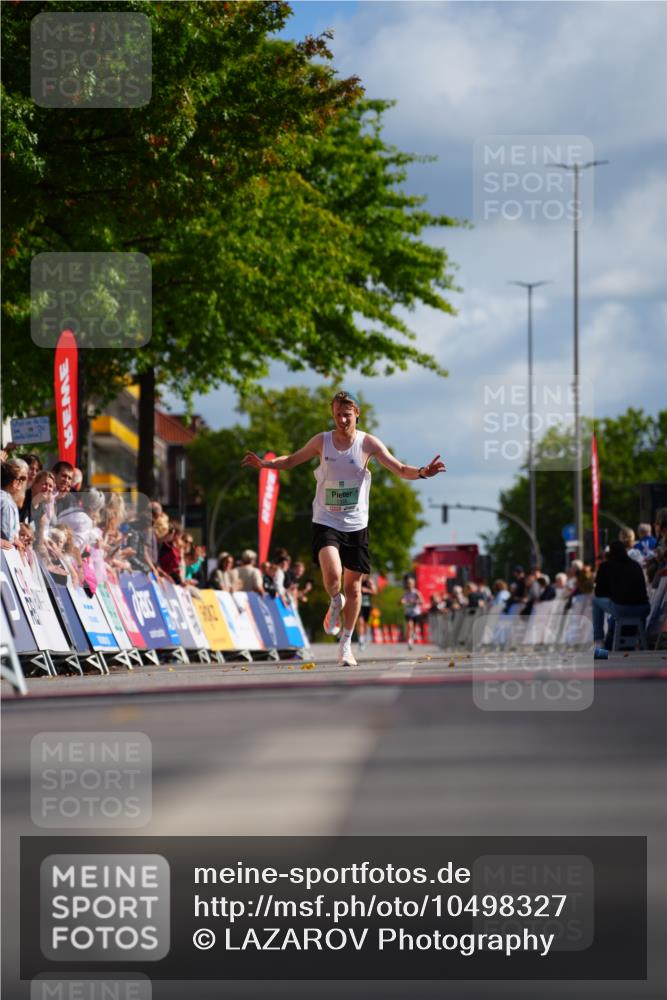 20.09.2026 - PSD Bank Halbmarathon LAZAROV Photography http://msf.ph/oto/10498327 20.09.2026 11:17:01 Ziel 1335 meine-sportfotos.de