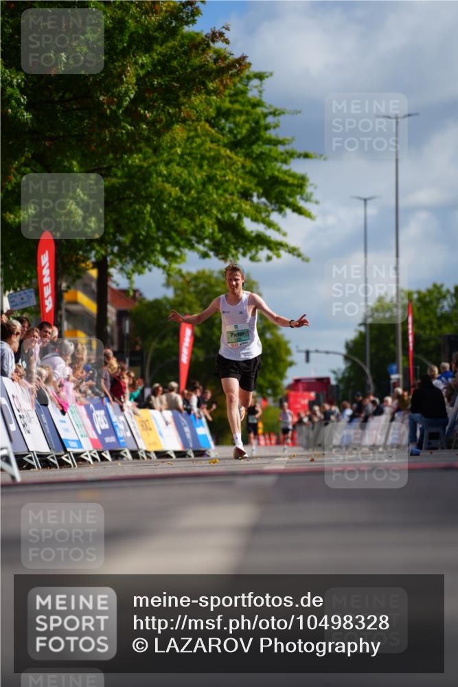 20.09.2026 - PSD Bank Halbmarathon LAZAROV Photography http://msf.ph/oto/10498328 20.09.2026 11:17:01 Ziel 1335 meine-sportfotos.de