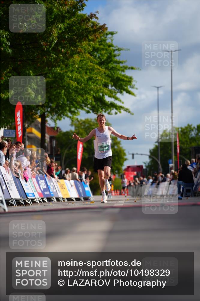 20.09.2026 - PSD Bank Halbmarathon LAZAROV Photography http://msf.ph/oto/10498329 20.09.2026 11:17:02 Ziel 1335 meine-sportfotos.de