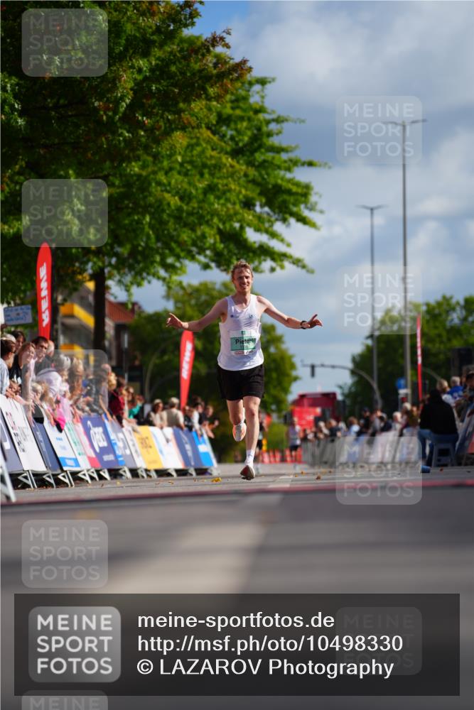 20.09.2026 - PSD Bank Halbmarathon LAZAROV Photography http://msf.ph/oto/10498330 20.09.2026 11:17:02 Ziel 1335 meine-sportfotos.de