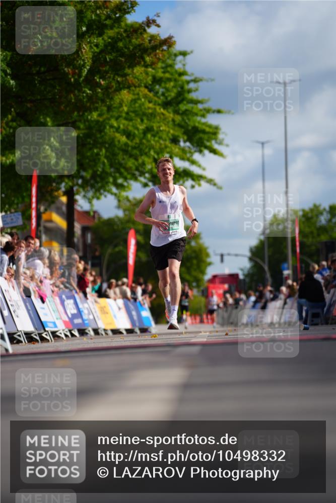 20.09.2026 - PSD Bank Halbmarathon LAZAROV Photography http://msf.ph/oto/10498332 20.09.2026 11:17:02 Ziel 1335 meine-sportfotos.de