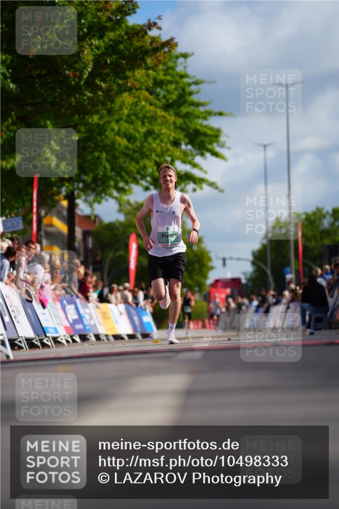 20.09.2026 - PSD Bank Halbmarathon LAZAROV Photography http://msf.ph/oto/10498333 20.09.2026 11:17:03 Ziel 1335 meine-sportfotos.de