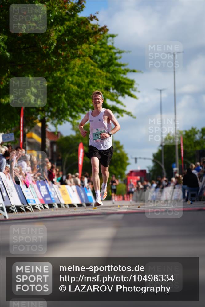 20.09.2026 - PSD Bank Halbmarathon LAZAROV Photography http://msf.ph/oto/10498334 20.09.2026 11:17:03 Ziel 1335 meine-sportfotos.de