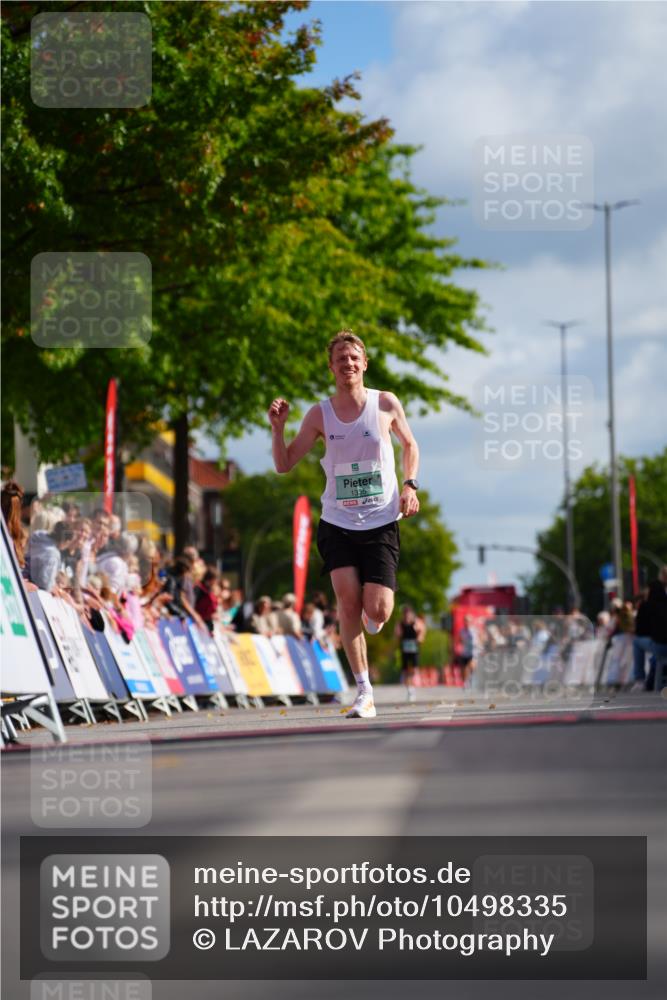 20.09.2026 - PSD Bank Halbmarathon LAZAROV Photography http://msf.ph/oto/10498335 20.09.2026 11:17:03 Ziel 1335 meine-sportfotos.de
